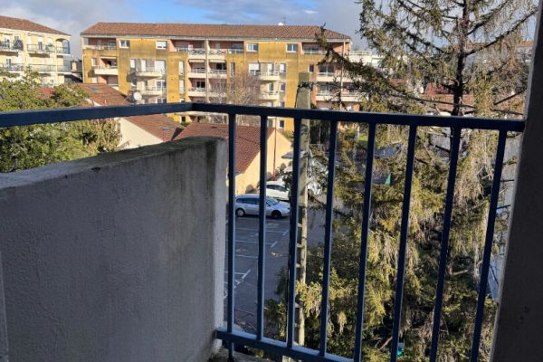 BOURG les VALENCE  un Appartement T2