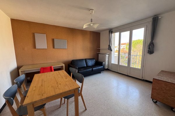 BOURG les VALENCE  un Appartement T2
