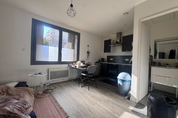 BOURG les Valence  – 4 studios loués