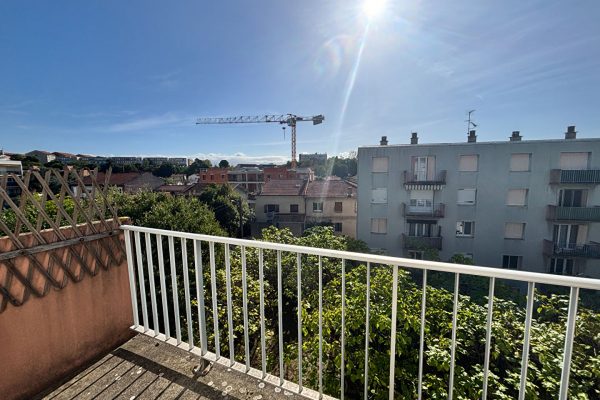 Appart Grd Charran T3, 4eme et dernier étage