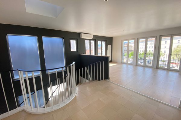 Appartement Valence 5 pièce(s) 155.45 m2