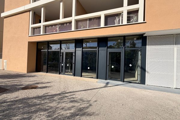 VALENCE Local commercial à aménager