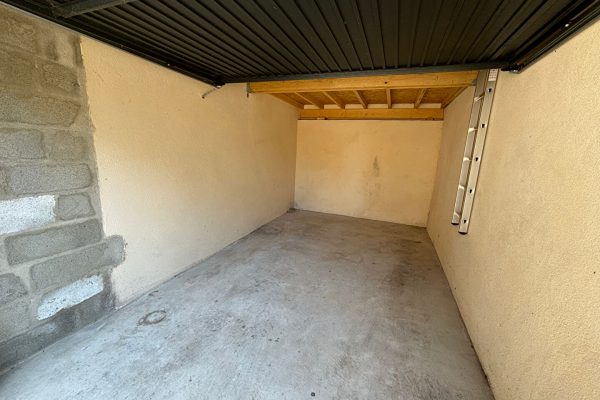 Parking / box Valence 13m²