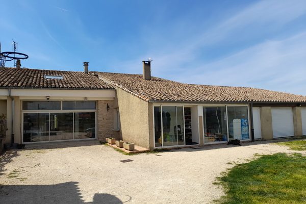 Maison aux multiples possibilités de 280 m2